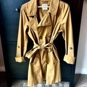 Camel tan pea trench coat women’s size L belted